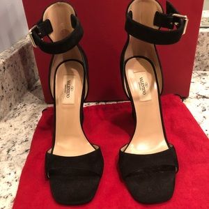NWT Valentino Suede Sandals